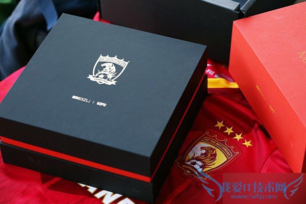 一起来欣赏下魅族MX5恒大纪念版