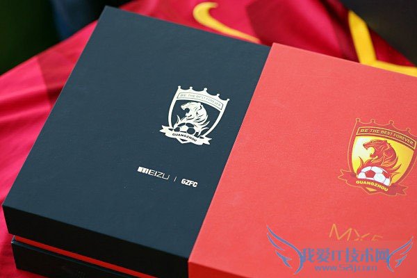 一起来欣赏下魅族MX5恒大纪念版