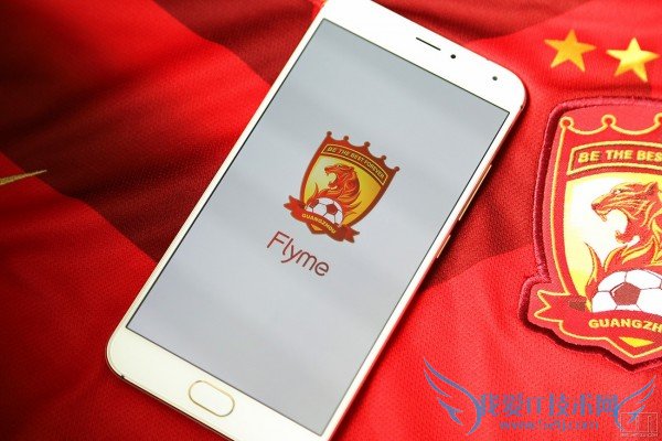 一起来欣赏下魅族MX5恒大纪念版