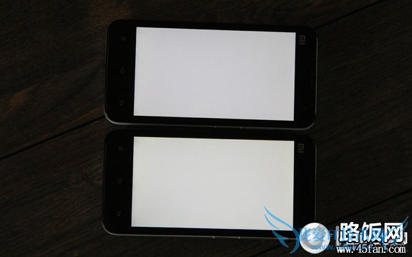 1300万像素F2.2光圈 32GB版小米2S评测