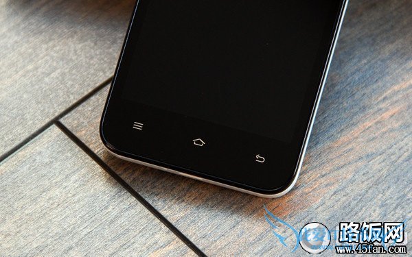 1300万像素F2.2光圈 32GB版小米2S评测