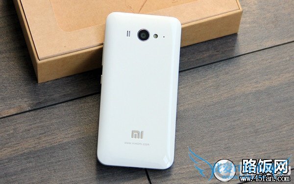 1300万像素F2.2光圈 32GB版小米2S评测