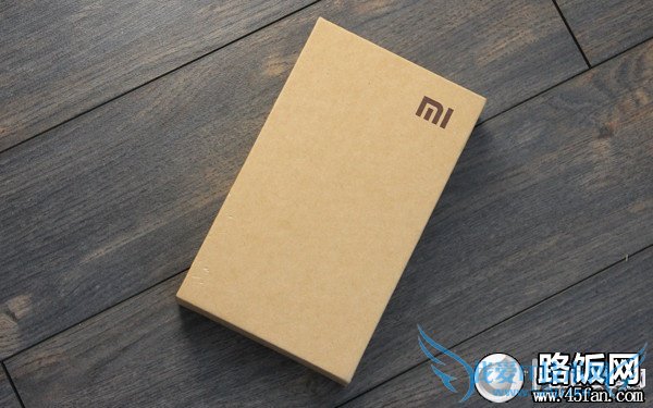 1300万像素F2.2光圈 32GB版小米2S评测