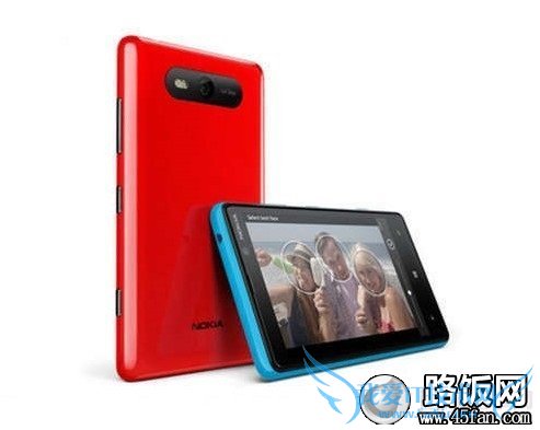 诺基亚820手机外观