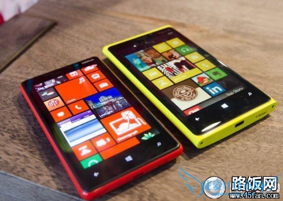 诺基亚Lumia 820智能手机