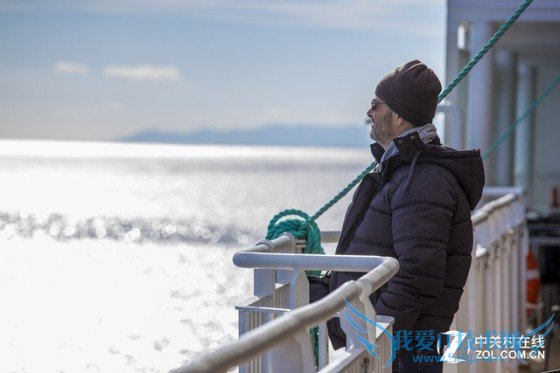 如何使用Photoshop软件进行后期修饰照片?