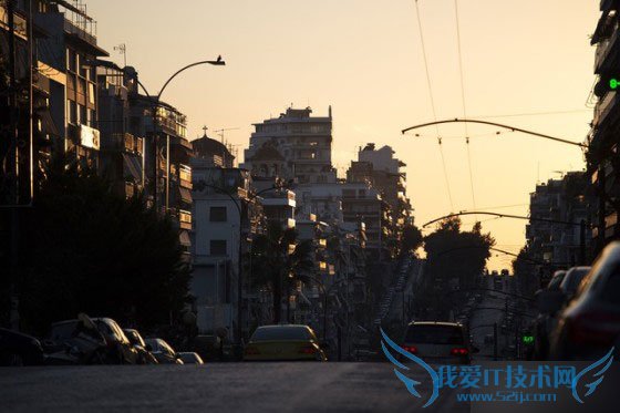 如何使用Photoshop软件进行后期修饰照片?