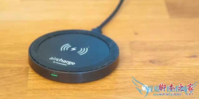 Aircharge Qi无线充电配件,可以让iPhone支持无线充电
