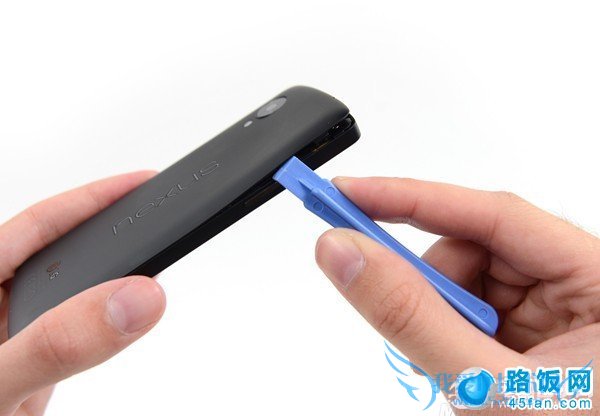 Nexus 5后壳拆解