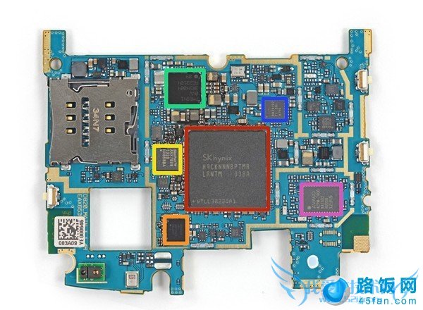 Nexus 5主板背面特写