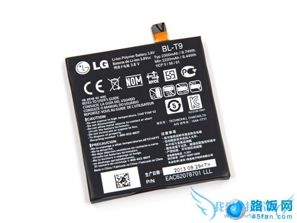 拆解下来的Nexus 5电池特写