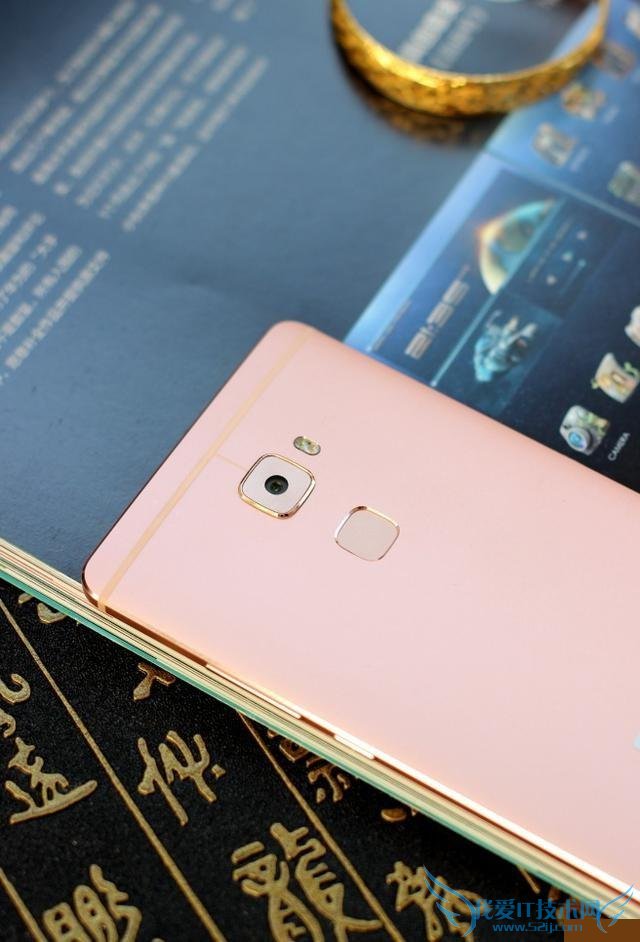 Ϊmate8ͻΪmatesĶԱȼ