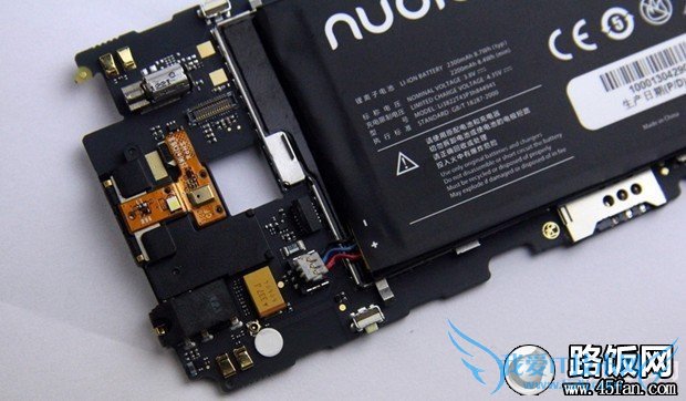 拆机请先切断努比亚Z5 mini电源