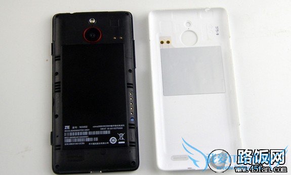 拆机第一步,拧开八枚六角螺丝