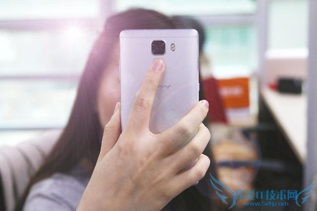 一起来了解下荣耀7指纹识别功能有何不同?