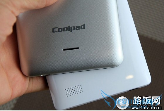 酷派大神F1和华为荣耀3C背面底部细节对比