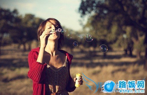 唯美吹泡泡拍照姿势