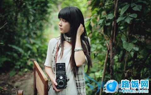 摆弄摆弄相机拍照姿势