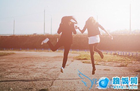 唯美跳跃拍照姿势大全