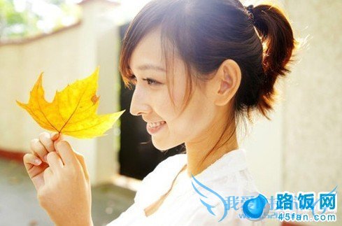 拿吉他唯美拍照姿势