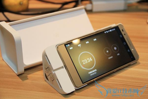 金属材质的手机有哪些?