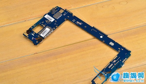 酷派大神内部PCB主板正面图片