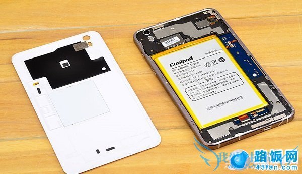 酷派大神拆解后壳后内部外观图片
