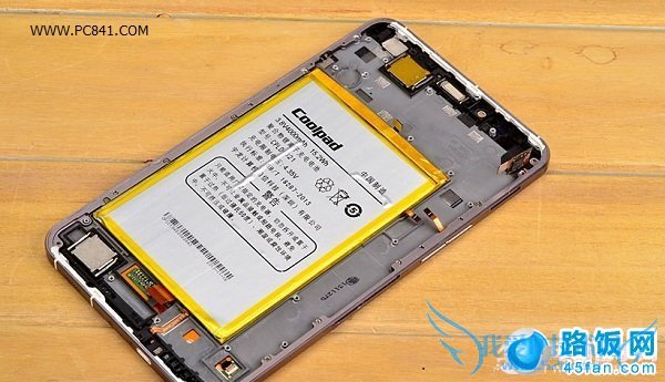 拆解下来的酷派大神铝合金中框