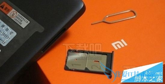 如何给小米4c插卡?