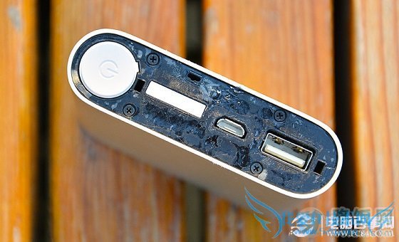 小米移动电源顶盖拆解