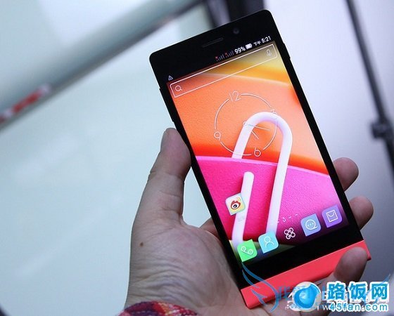 nibiru H1外观类似于索尼LT26i