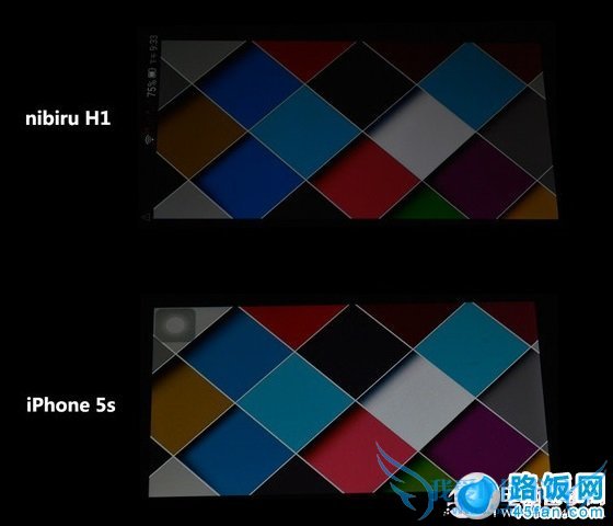 nibiru H1与iPhne5S屏幕可视角度对比