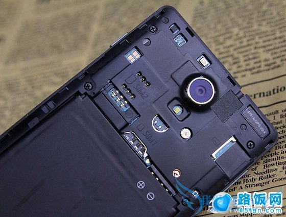 nibiru H1内置双卡槽与SD存储扩展卡槽