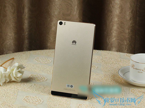 乐Max秒杀华为P8 Max?两款手机全方位PK