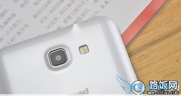 酷派7296后置500万像素摄像头