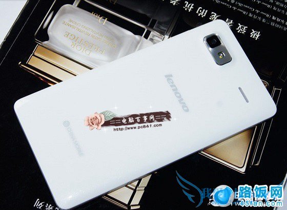 联想A708t手机外观