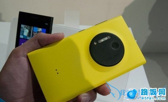ŵLumia 10204100򳬸ͷ
