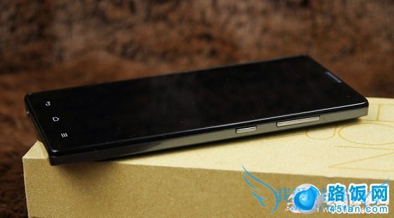 荣耀3C机身侧面外观