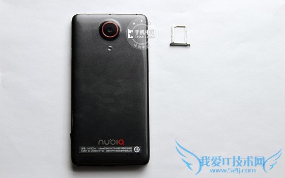取出努比亚Z5s的SIM卡托