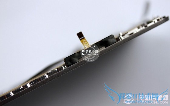 努比亚Z5s音量调节键特写