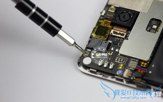 努比亚Z5s内部固定螺丝拆解