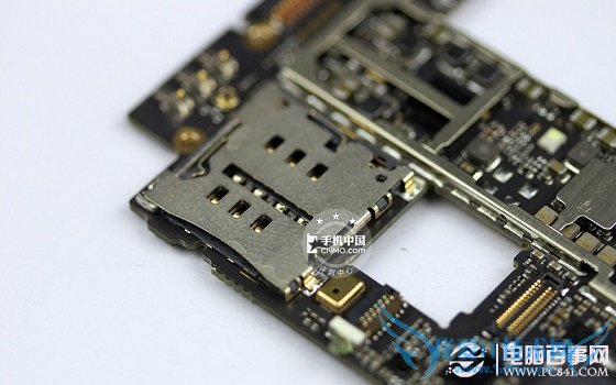 主板背面mirco SIM卡槽特写