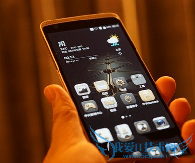 华为p8跟中兴axon天机相比哪款好更加的好?