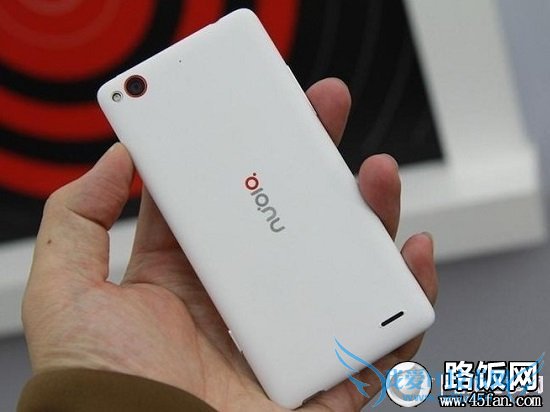 努比亚Z5s mini背面外观