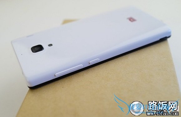 红米手机背面外观