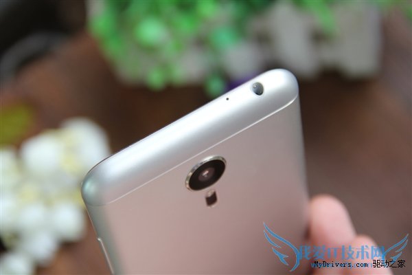 魅族MX5银黑版和银白版哪个更好?