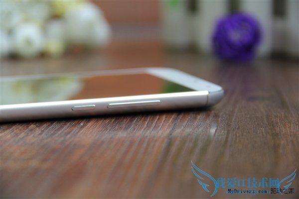 魅族MX5银黑版和银白版哪个更好?