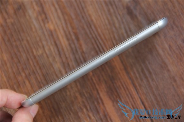 魅族MX5银黑版和银白版哪个更好?