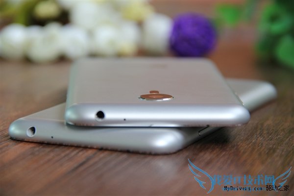 魅族MX5银黑版和银白版哪个更好?