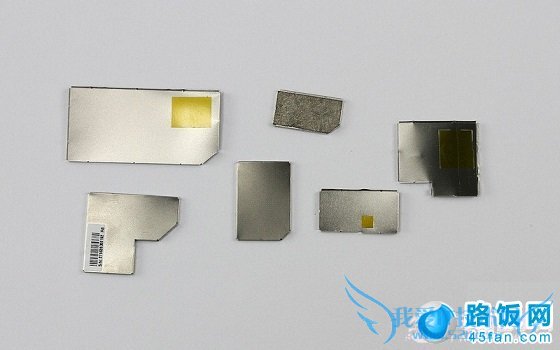 图为拆解下来的中兴青漾2主板背面芯片屏蔽罩